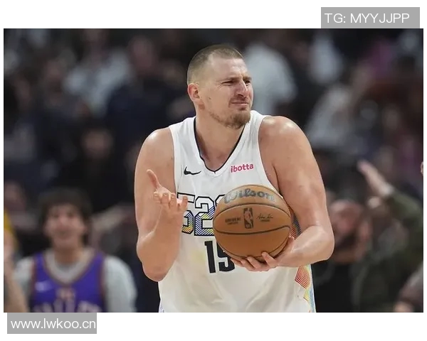 掘金官方两次失误NBA官方最终确认约基奇三双数据为27分12篮板11助攻