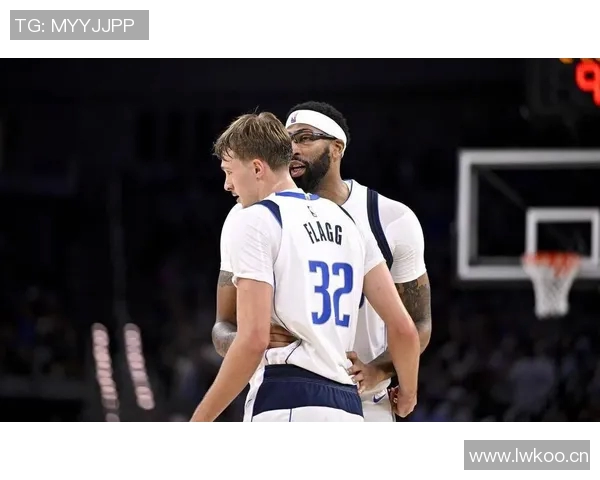 菜鸟弗拉格表现出色贡献21分8板5助科比桑德斯与理查德联手助力球队