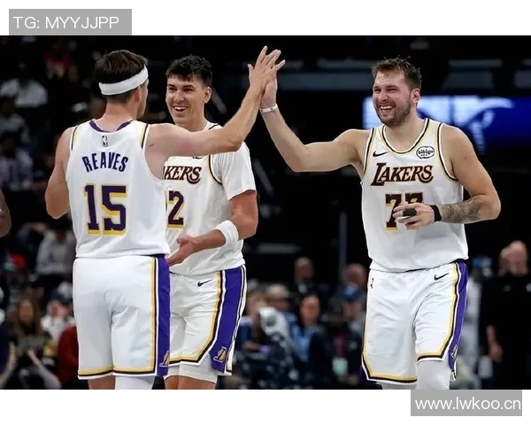 本赛季定向助攻榜单揭晓里夫斯助攻艾顿27次东契奇紧随其后25次